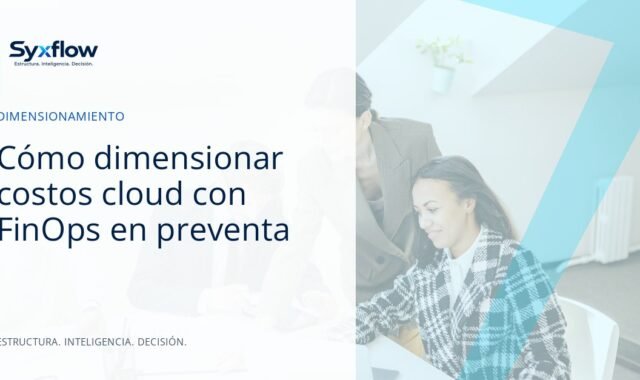 Arquitectos de nube y líderes financieros analizando métricas de consumo y costos de infraestructura en una oficina luminosa